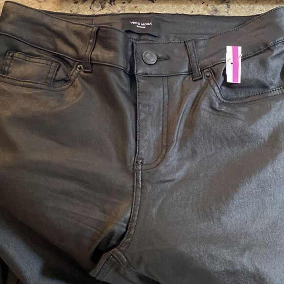 Vero Moda Black Woman’s Mr Flared Coated Jeans - Picture 4 of 6